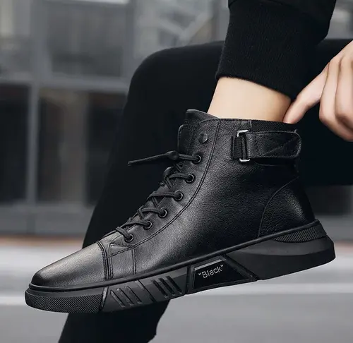 Men’s black leather boots